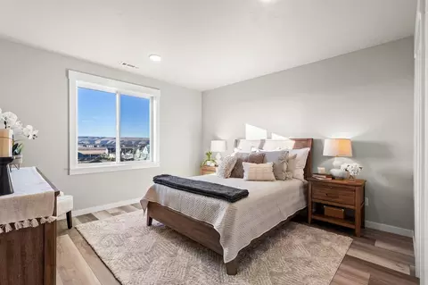 Bedroom - 130 Blantons Lp, Grandview, WA 98930 photo 1 of 3