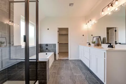 Bath - 7201 E Oakland St, Broken Arrow, OK 74014 photo 4 of 5