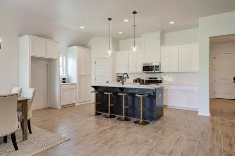 Kitchen - 7201 E Oakland St, Broken Arrow, OK 74014 photo 3 of 6