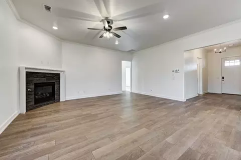 Living - 7201 E Oakland St, Broken Arrow, OK 74014 photo 1 of 3