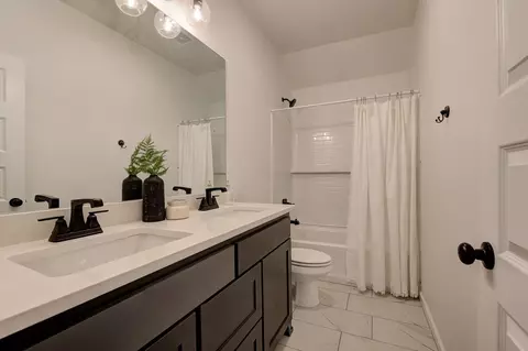 Bath - 7201 E Oakland St, Broken Arrow, OK 74014 photo 6 of 6