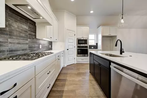 Kitchen - 7201 E Oakland St, Broken Arrow, OK 74014 photo 1 of 3
