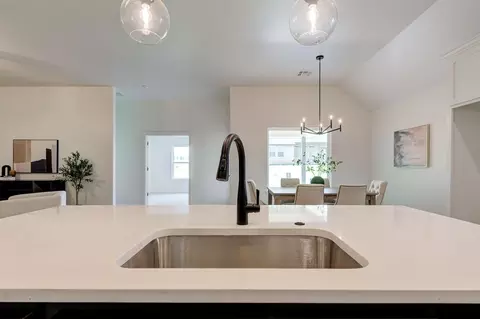 Kitchen - 7201 E Oakland St, Broken Arrow, OK 74014 photo 5 of 6