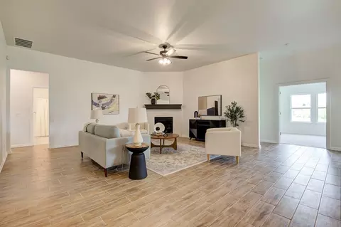 Living - 7201 E Oakland St, Broken Arrow, OK 74014 photo 2 of 3