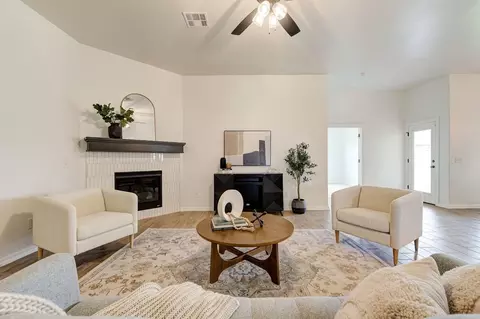 Living - 7201 E Oakland St, Broken Arrow, OK 74014 photo 1 of 2