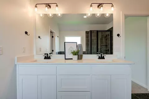 Bath - 7201 E Oakland St, Broken Arrow, OK 74014 photo 2 of 5