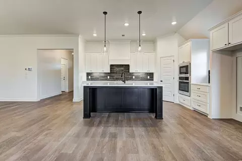 Kitchen - 7201 E Oakland St, Broken Arrow, OK 74014 photo 1 of 6