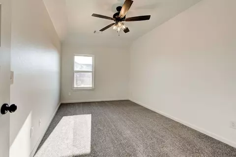 Bedroom - 7201 E Oakland St, Broken Arrow, OK 74014 photo 6 of 10