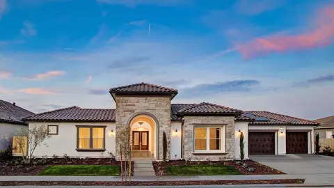 11170 N Via Ravenna Dr, Fresno, CA 93730