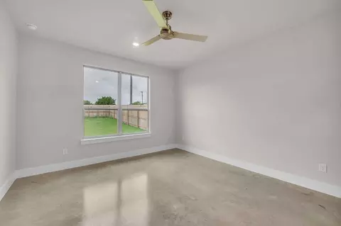 584 Gus Loop, Georgetown, TX 78626 photo 10