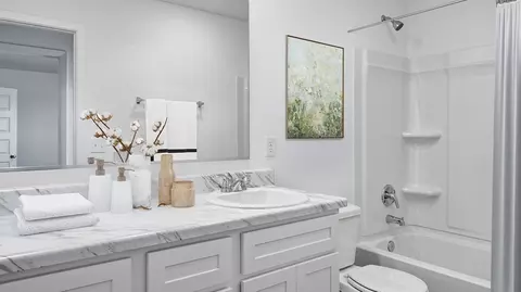 Bath - 1204 S Brook Dr, Purcell, OK 73080 photo 1 of 1