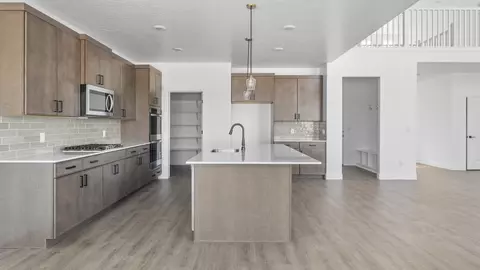 Kitchen - 718 N 1600 E, Salem, UT 84653 photo 6 of 10