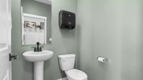 Bath - 718 N 1600 E, Salem, UT 84653 photo 1 of 7