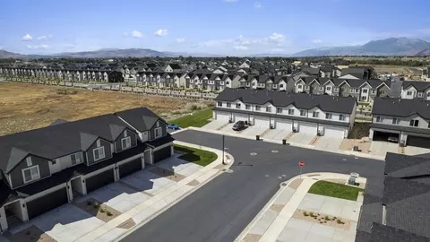 View/Area - 718 N 1600 E, Salem, UT 84653 photo 12 of 19
