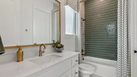 Bath - 3631 Whimbrel Ct, Prosper, TX 75078 photo 3 of 7