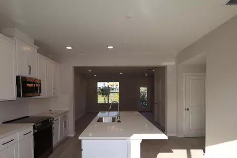 Kitchen - 1353 Hyde St, Saint Cloud, FL 34771 photo 2 of 8