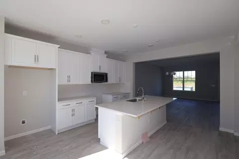 Kitchen - 1353 Hyde St, Saint Cloud, FL 34771 photo 5 of 8