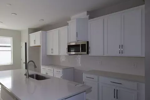 Kitchen - 1353 Hyde St, Saint Cloud, FL 34771 photo 6 of 8