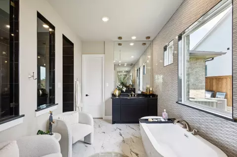 Bath - 2016 Grey Birch Pl, Aledo, TX 76008 photo 1 of 1