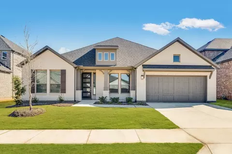 121 Starland Dr, Oak Point, TX 75068