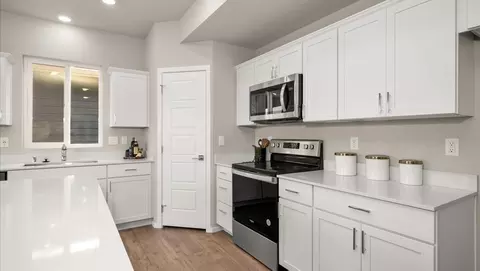 Kitchen - 3965 S Blake Ln, Spokane, WA 99206 photo 2 of 2