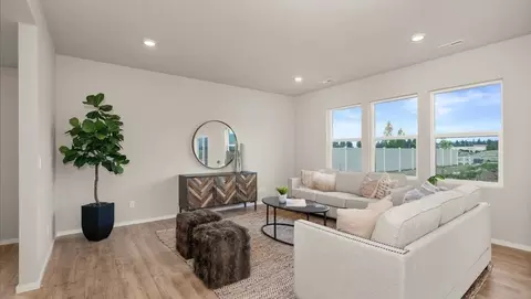 Living - 3965 S Blake Ln, Spokane, WA 99206 photo 1 of 1