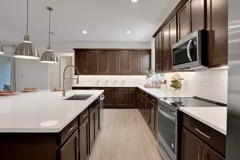 Kitchen - 7495 Sea Manatee St, Parrish, FL 34219 photo 3 of 7