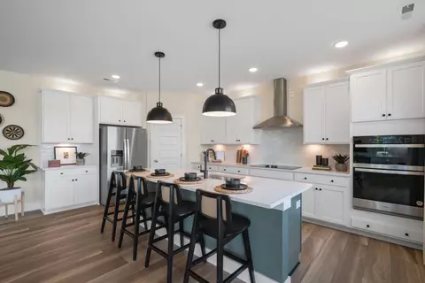 Kitchen - 13037 Pierce St, Parrish, FL 34219 photo 1 of 2