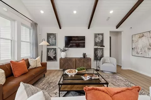 Living - 831 Heritage Blvd, Delaware, OH 43015 photo 2 of 2