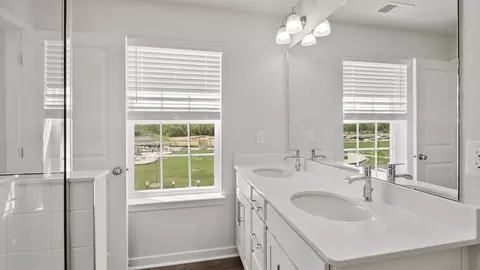 Bath - 7537 Silver Thread Way, Brandywine, MD 20613 photo 2 of 13