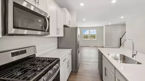 Kitchen - 7537 Silver Thread Way, Brandywine, MD 20613 photo 4 of 9