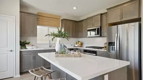 Kitchen - 31053 Willow Oak Dr, Winchester, CA 92596 photo 3 of 4