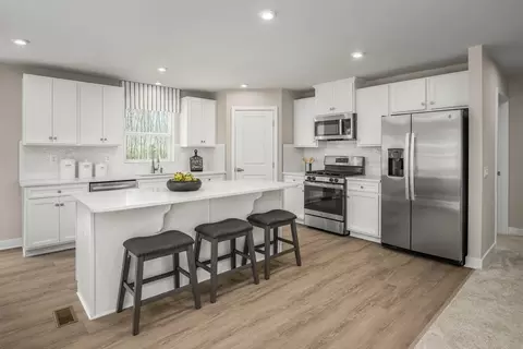 Kitchen - 125 Stonecrest Trl, Elyria, OH 44035 photo 2 of 5