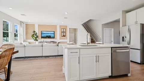 Kitchen - 4428 SW 69th St, Ocala, FL 34474 photo 4 of 10