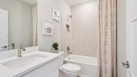 Bath - 4428 SW 69th St, Ocala, FL 34474 photo 3 of 4