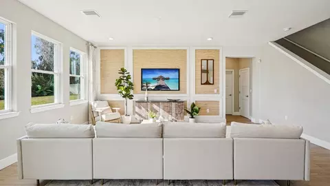Living - 4428 SW 69th St, Ocala, FL 34474 photo 3 of 3