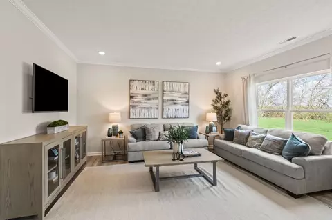 Living - 206 Scorsese St, Springfield, OH 45505 photo 6 of 7