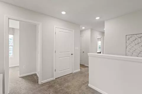 Entry Way - 206 Scorsese St, Springfield, OH 45505 photo 9 of 10