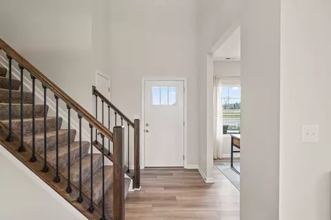 Entry Way - 206 Scorsese St, Springfield, OH 45505 photo 4 of 10