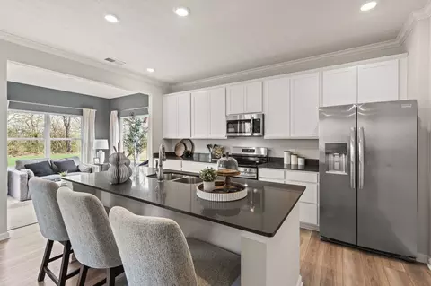 Kitchen - 206 Scorsese St, Springfield, OH 45505 photo 4 of 8
