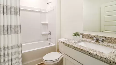 Bath - 18536 Trinity Dr, Vance, AL 35490 photo 2 of 3