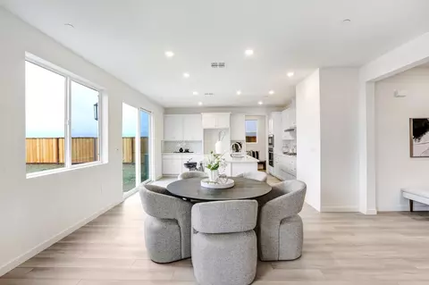 Dining - 8017 Bordoni Dr, Vallejo, CA 94591 photo 1 of 6