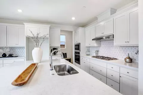 Kitchen - 8017 Bordoni Dr, Vallejo, CA 94591 photo 2 of 12