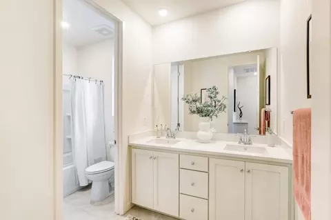 Entry Way - 8017 Bordoni Dr, Vallejo, CA 94591 photo 5 of 9