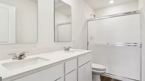 Bath - 1364 Foxglove Dr, Bartlett, IL 60103 photo 1 of 5