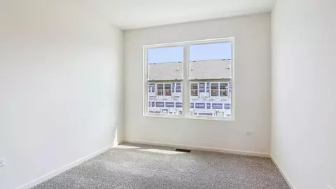 Bedroom - 1364 Foxglove Dr, Bartlett, IL 60103 photo 5 of 9