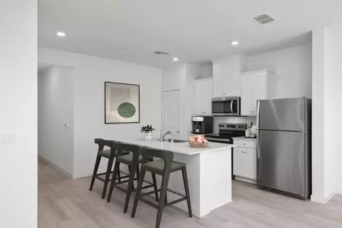 Kitchen - 632 Darlington Way, Patterson, CA 95363 photo 1 of 2