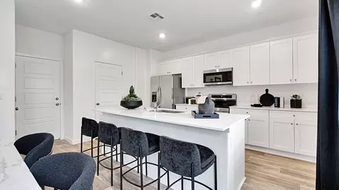 Kitchen - 976 Braxstyn Way W, Madera, CA 93636 photo 1 of 5
