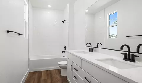 Bath - 770 E Lorca St, Mountain House, CA 95391 photo 4 of 6