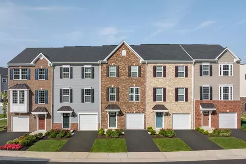 110 Summit Point Blvd, Bowie, MD 20716